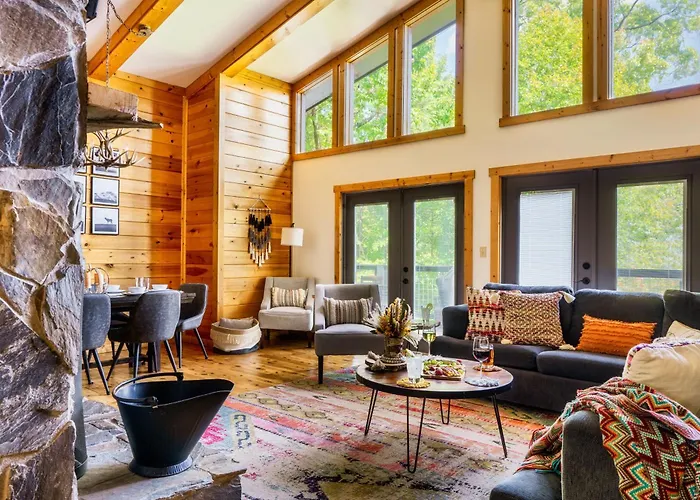 Woodhaven - Private - 3 Suites - Gorgeous Views - 3 Pools - Gamerm - Hottub - Lots Of Bears