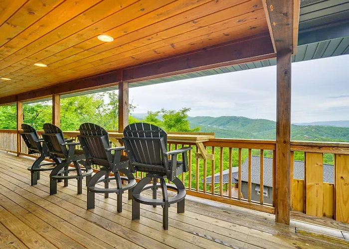 Gatlinburg Cabin In The Clouds With Hot Tub And Views!
