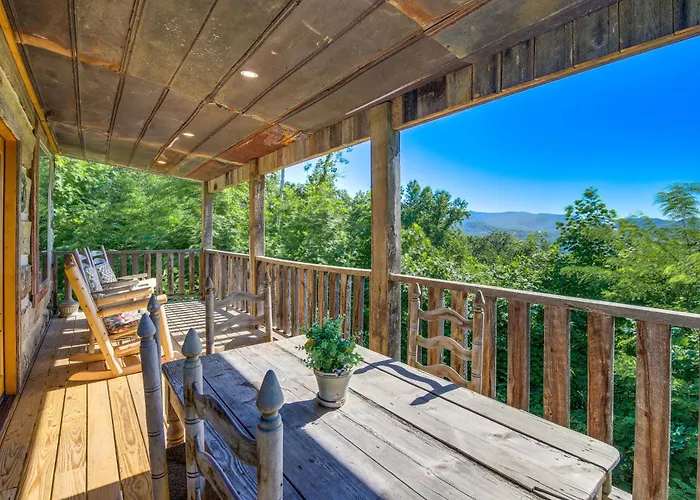 Secluded Gatlinburg Cabin Rental With Hot Tub!