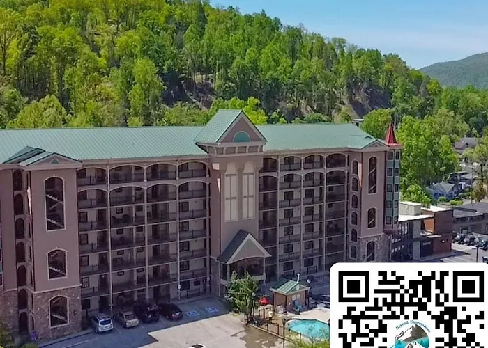 Luxurious Condo, Pool, Fireplace, Hiking