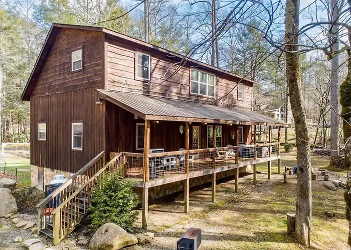 Charming Smoky Mountain Cabin W Hot Tub & Views