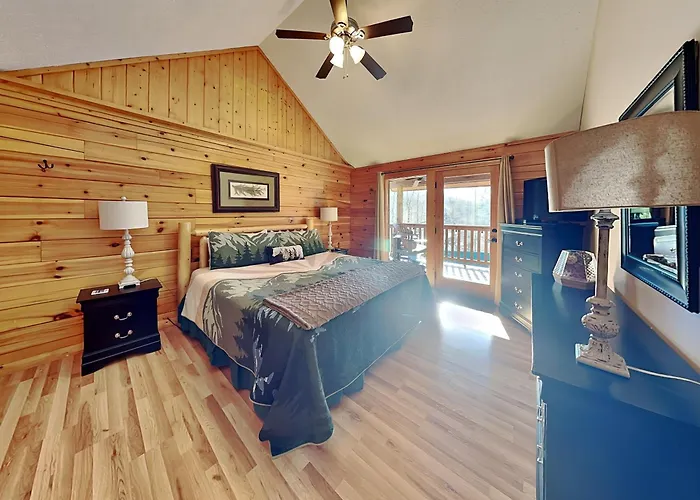 Smoky Bear Hideaway