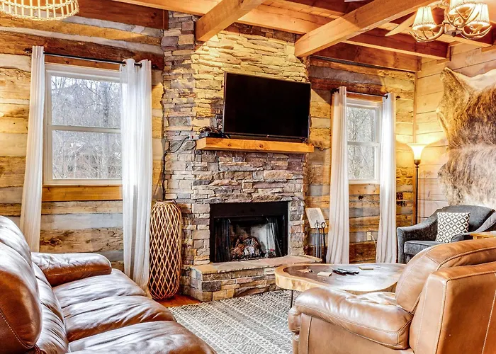 Spacious Gatlinburg Cabin With Hot Tub And Game Room!