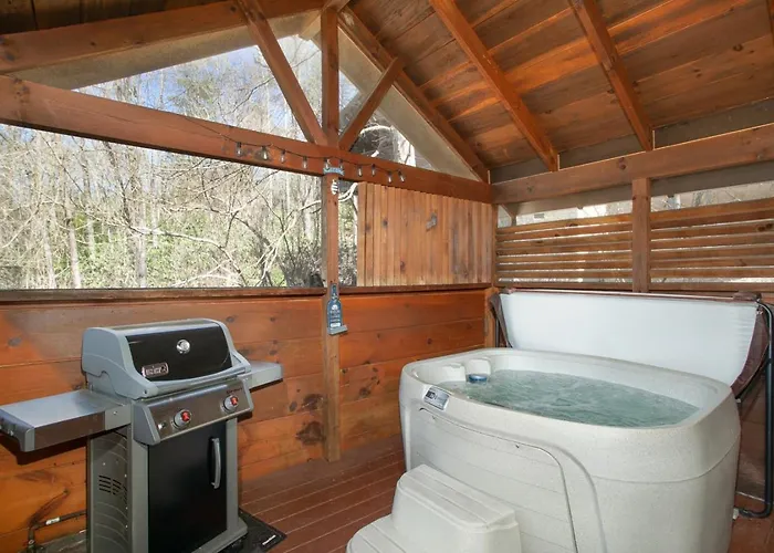 Smoky Mountain Gem Mtn View Hot Tub Grill