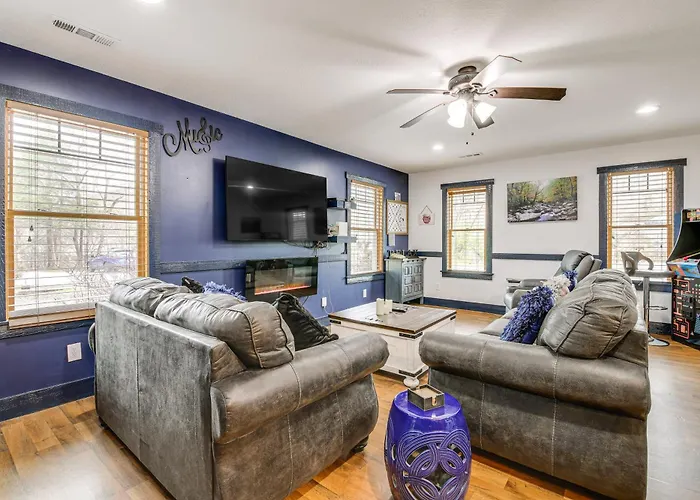 1 Mi To Gatlinburg Strip Cozy Cabin With Hot Tub!