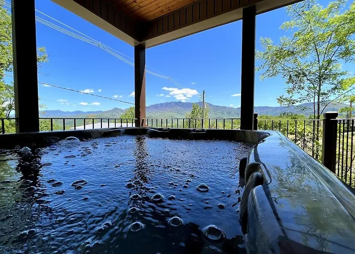 Close To Downtown Gatlinburg Amazing Mount Leconte Views Hot Tub Game Room