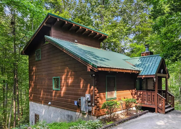 Couples Cabin In Gatlinburg - 3 Miles To Downtown