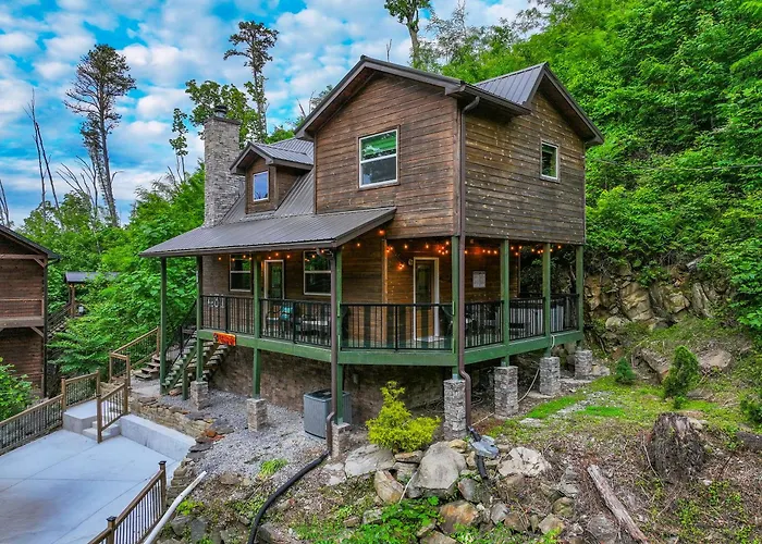 Big Bear Bend Gatlinburg Chalet Village