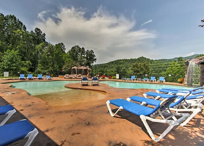 Gatlinburg Cabin With Resort Pool By National Park!