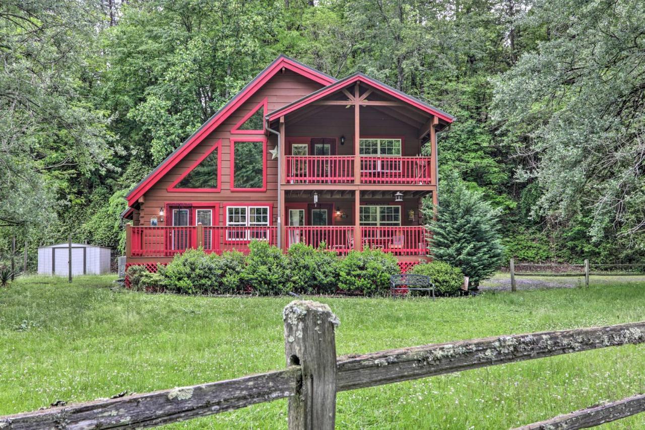 Holiday home Cabin In The Woods With Hot Tub, Fire Pit Gatlinburg