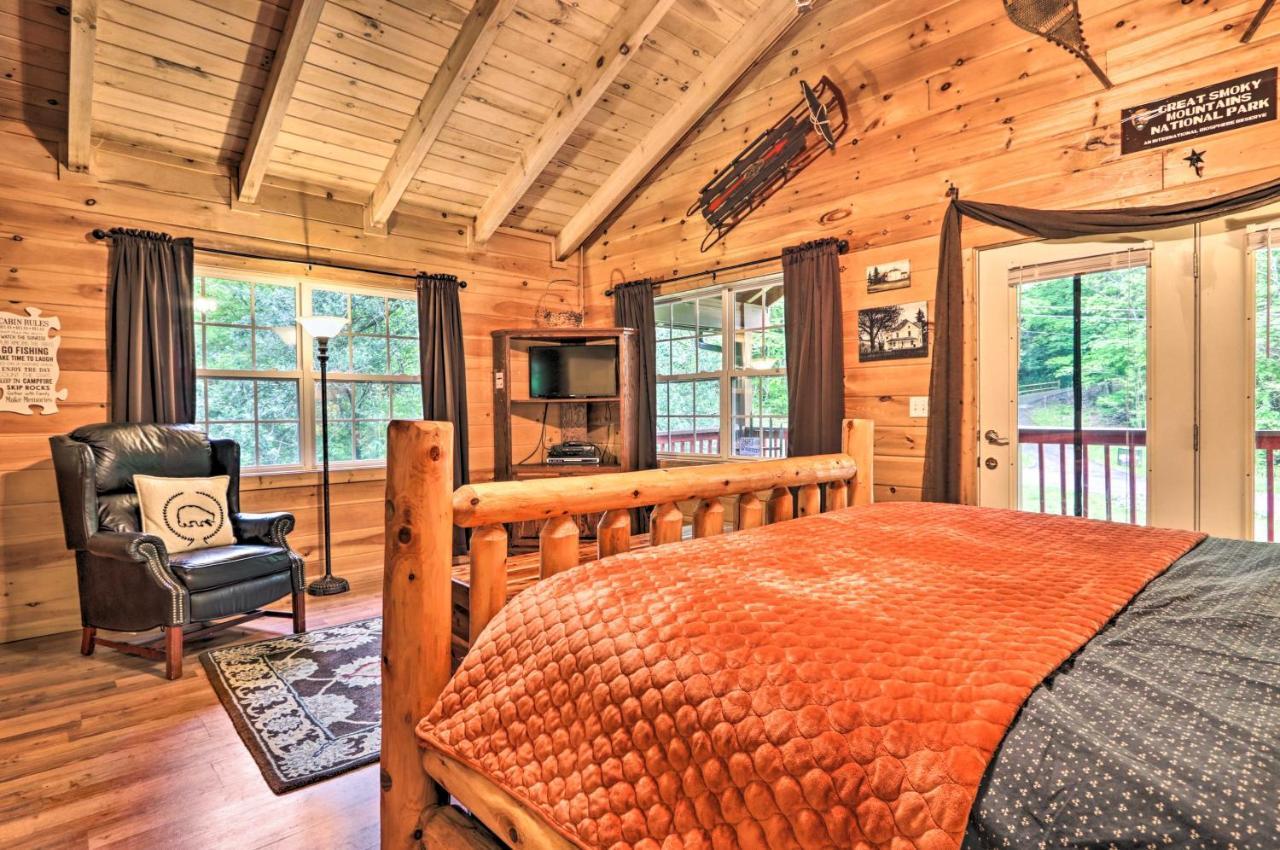Holiday home Cabin In The Woods With Hot Tub, Fire Pit