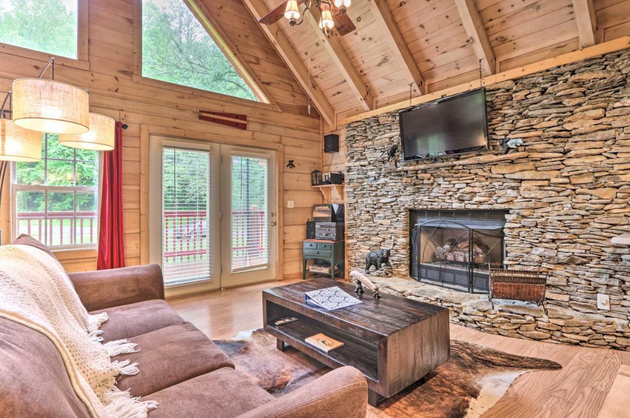 Cabin In The Woods With Hot Tub, Fire Pit Holiday home *