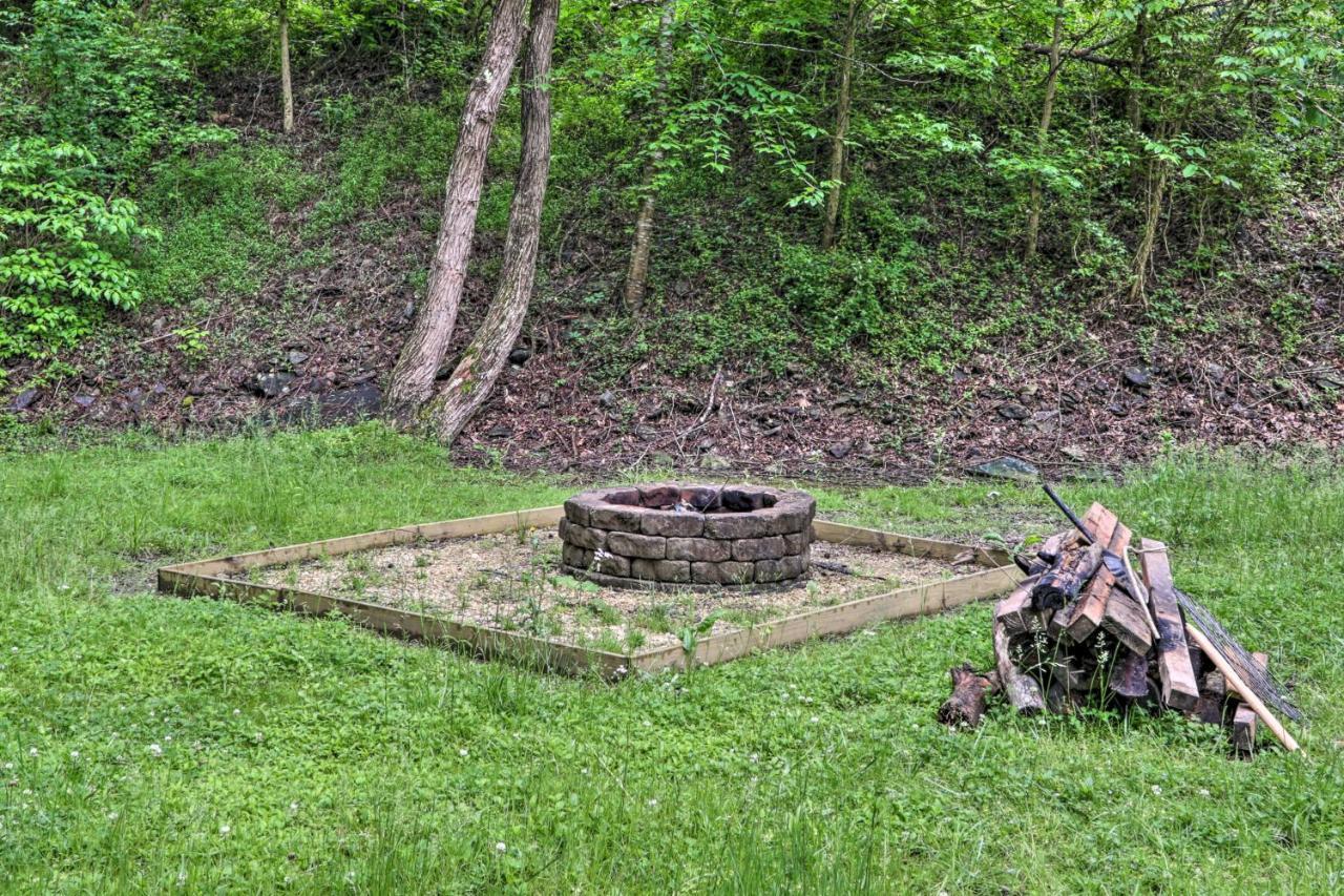 Holiday home Cabin In The Woods With Hot Tub, Fire Pit *