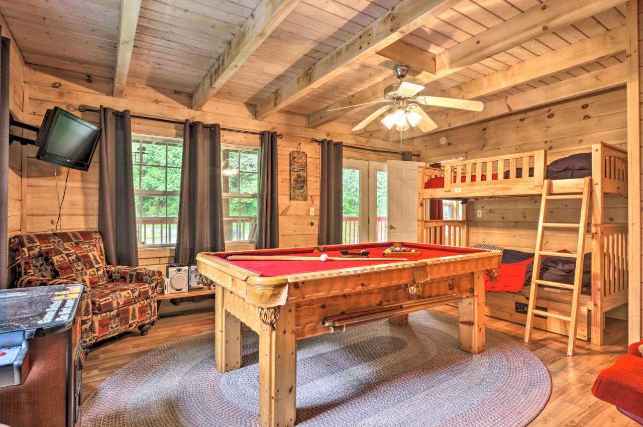 Cabin In The Woods With Hot Tub, Fire Pit Holiday home Gatlinburg