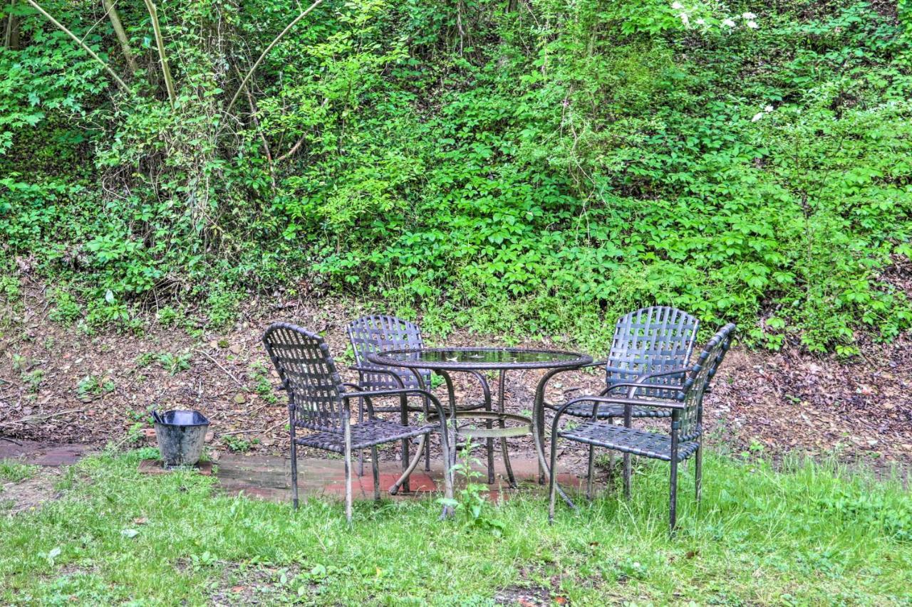 Holiday home Cabin In The Woods With Hot Tub, Fire Pit