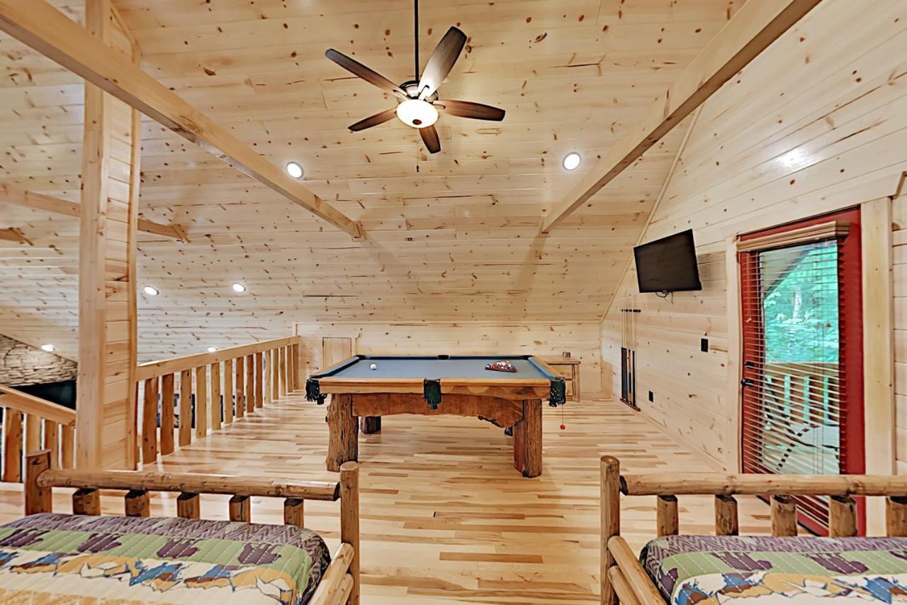 Holiday home Appalachian Starr: New Cabin W/ Pools & Hot Tub Cabin