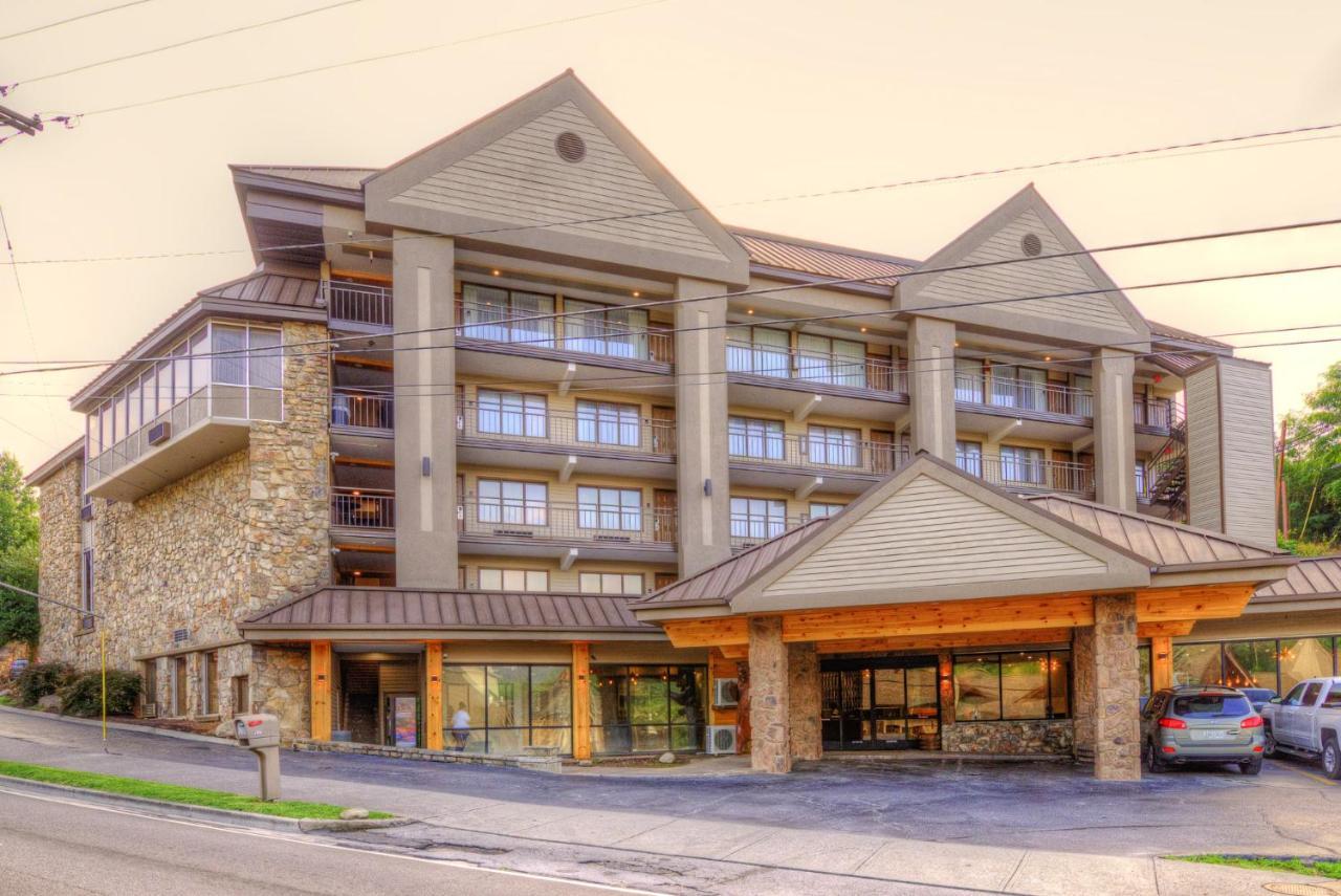 Clarion Pointe Downtown Hotel Gatlinburg