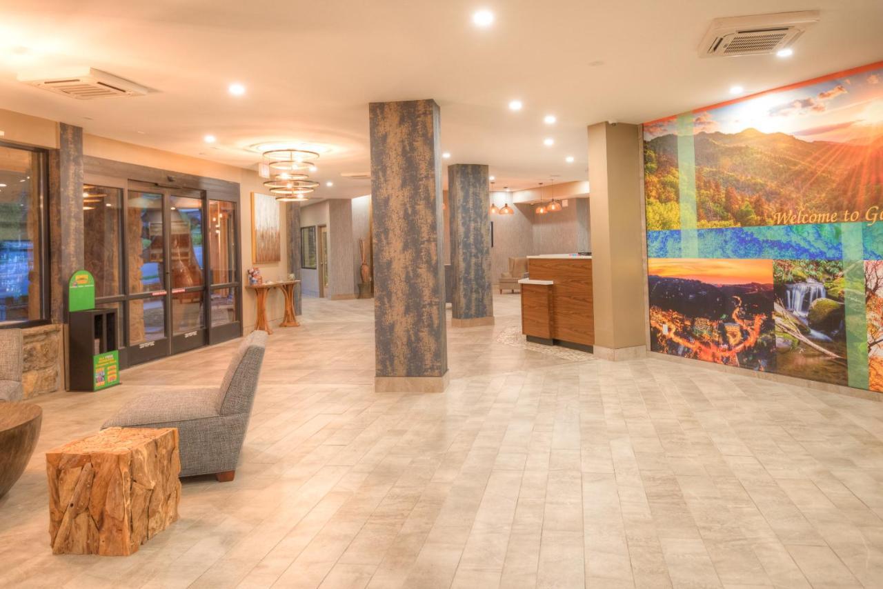 Hotel Clarion Pointe Downtown 2*