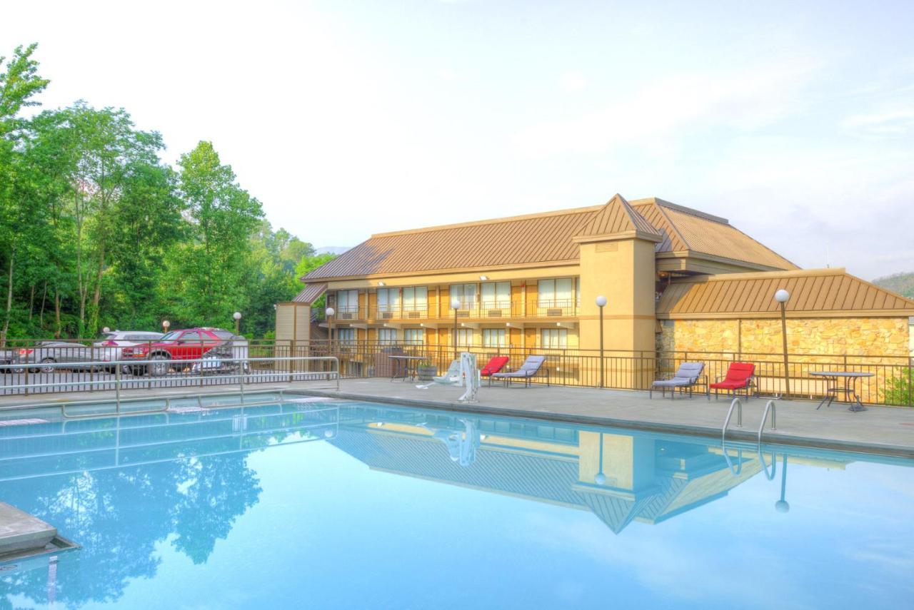 Hotel Clarion Pointe Downtown Gatlinburg