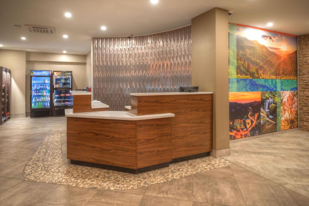 Hotel Clarion Pointe Downtown 2*