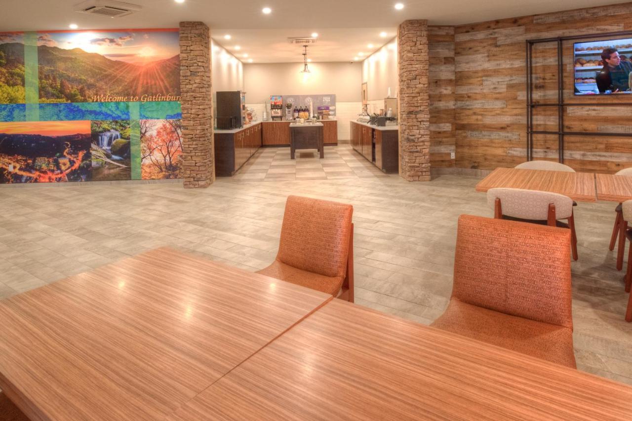 Clarion Pointe Downtown