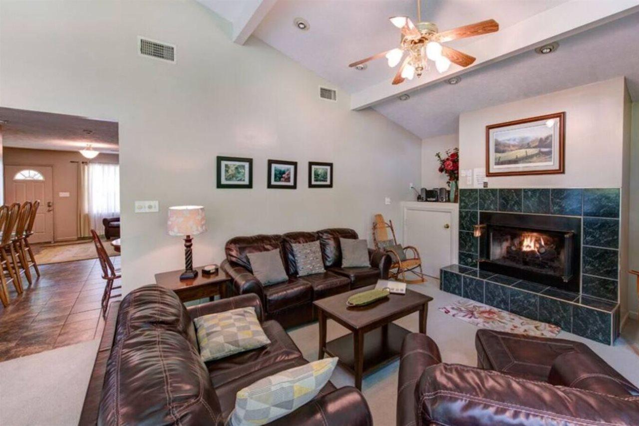 Apartment River 3 Bedroom Downtown With Hot Tub *