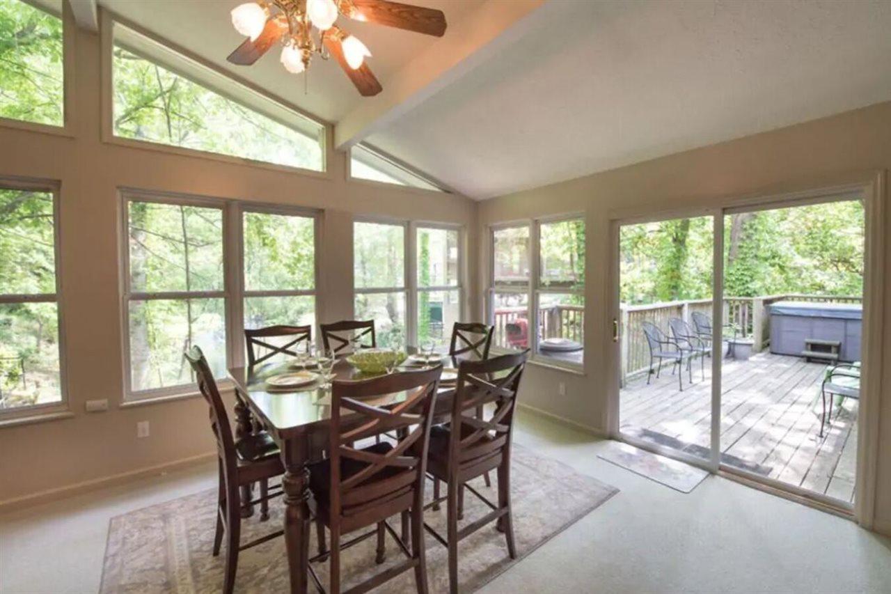Apartment River 3 Bedroom Downtown With Hot Tub