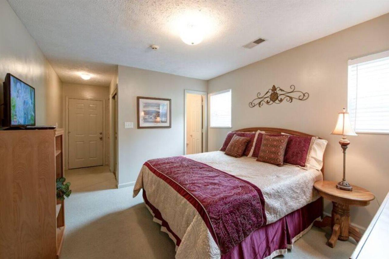 River 3 Bedroom Downtown With Hot Tub Gatlinburg