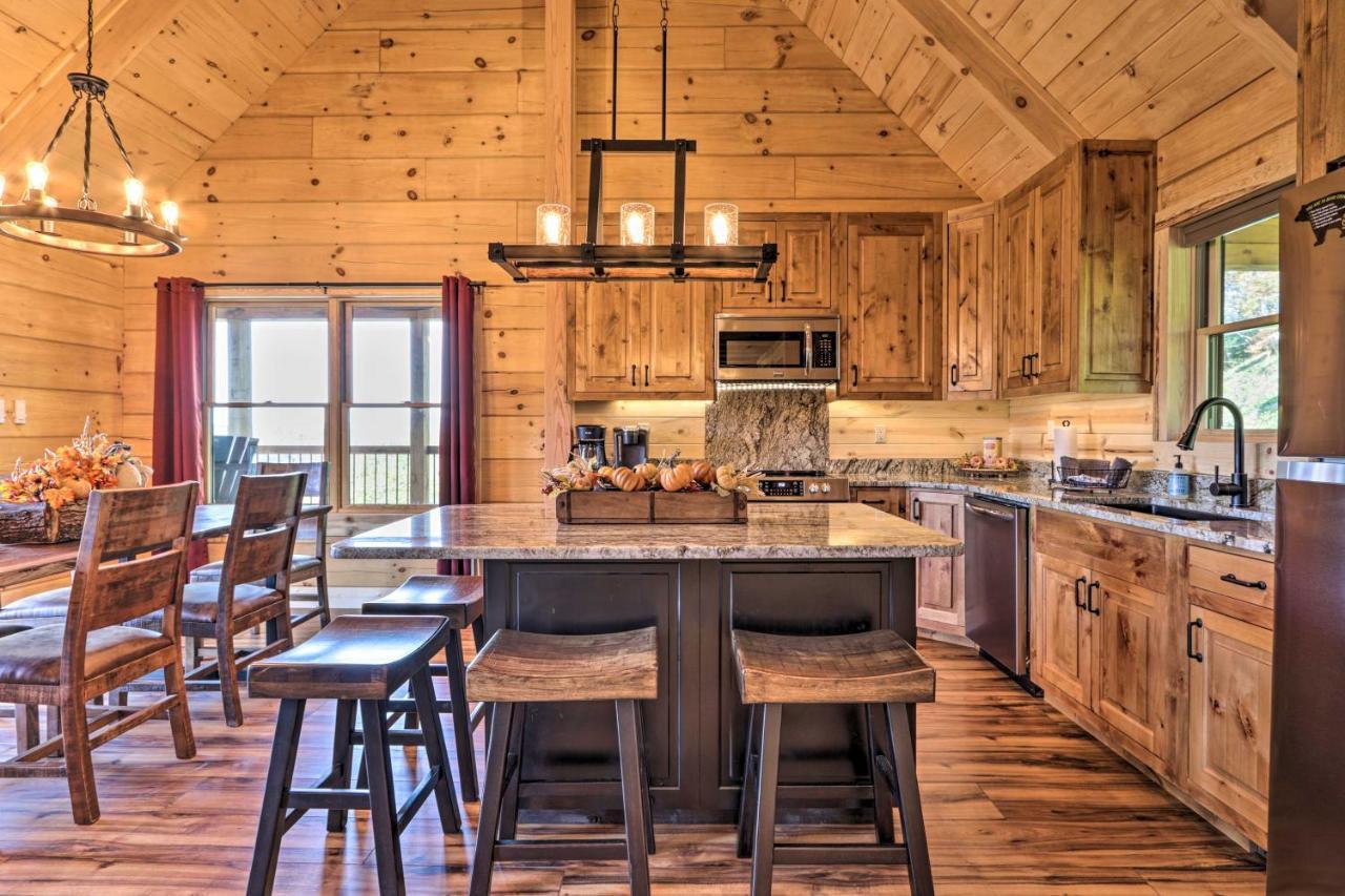 Holiday home Spacious Mountain Retreat With Hot Tub And Views! *