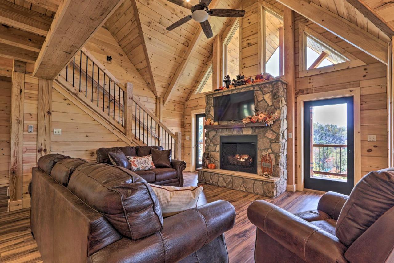Holiday home Spacious Mountain Retreat With Hot Tub And Views! *
