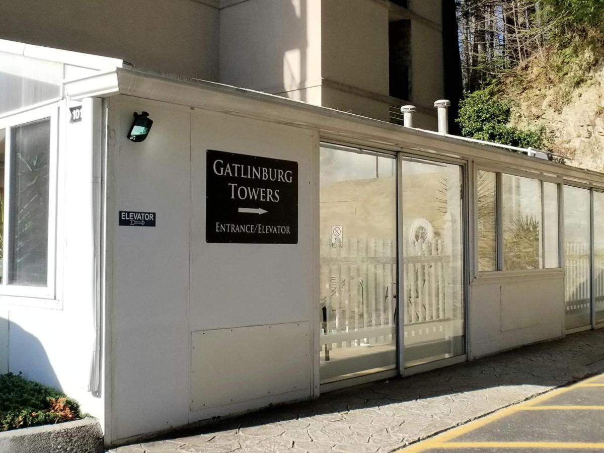 Apartment Lowest Prices Of The Year Downtown Suite, Close To Everything, Free High Speed Wifi, Private Balcony, Pool, Hot Tub, Sleeps 8 Gatlinburg