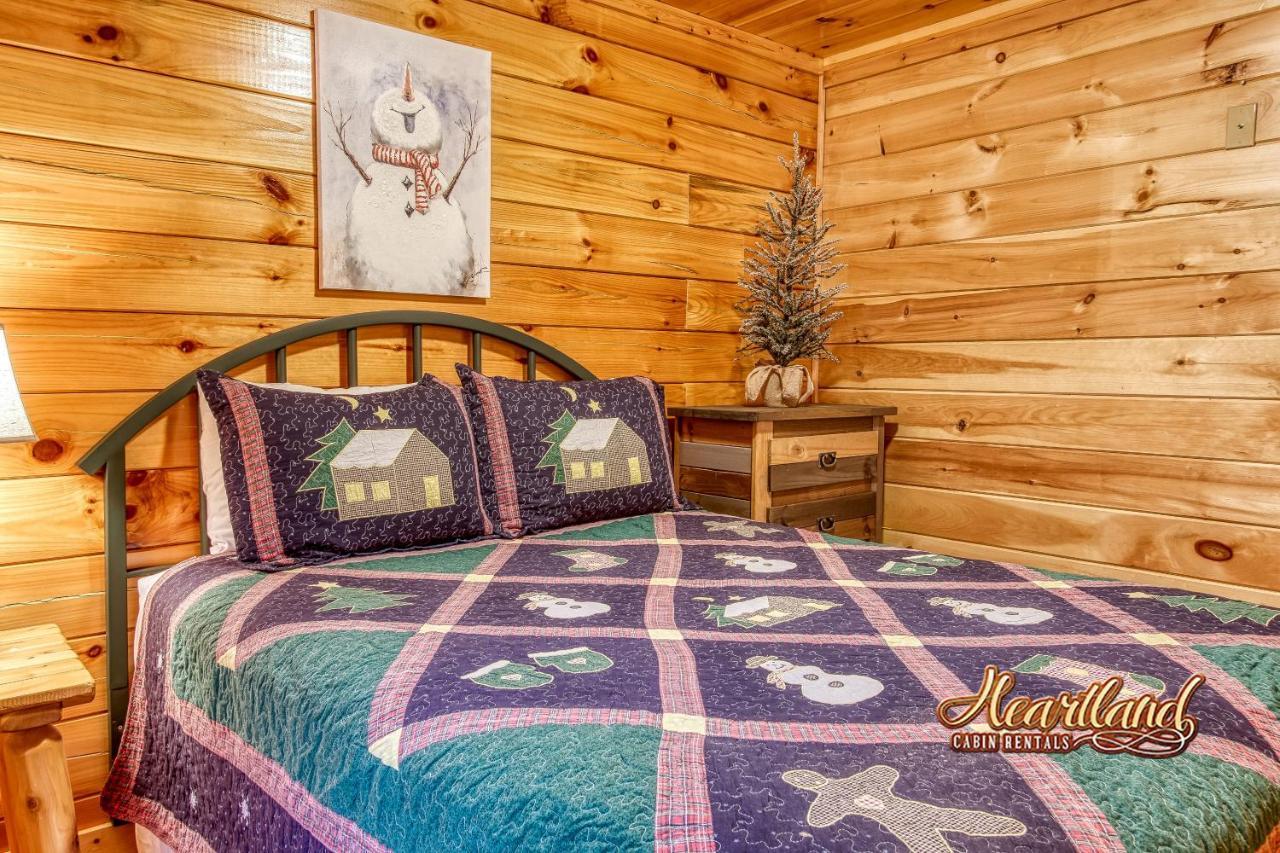 Christmas Bear Holiday home Gatlinburg