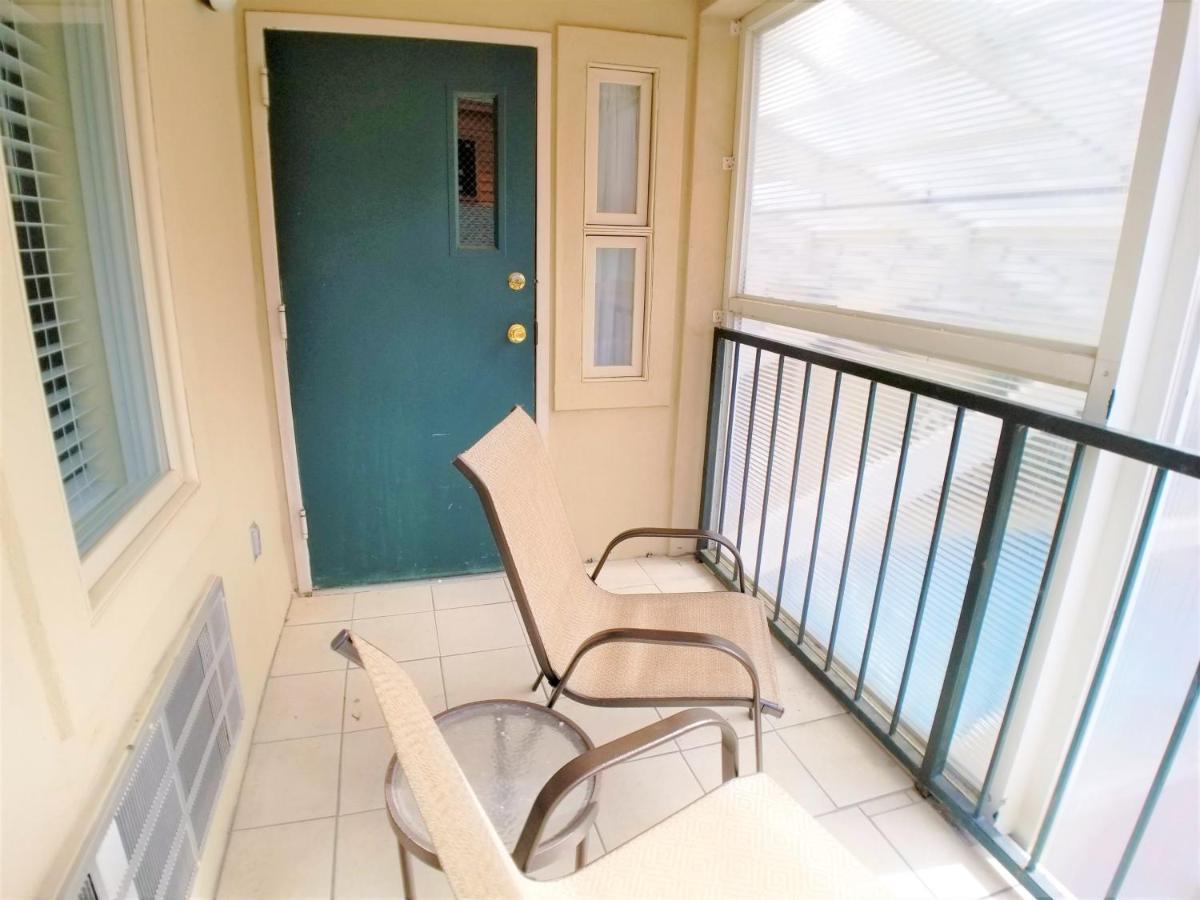 Apartment Lowest Prices Of The Year Downtown Suite, Close To Everything, Free High Speed Wifi, Private Balcony, Pool, Hot Tub, Sleeps 8 Gatlinburg