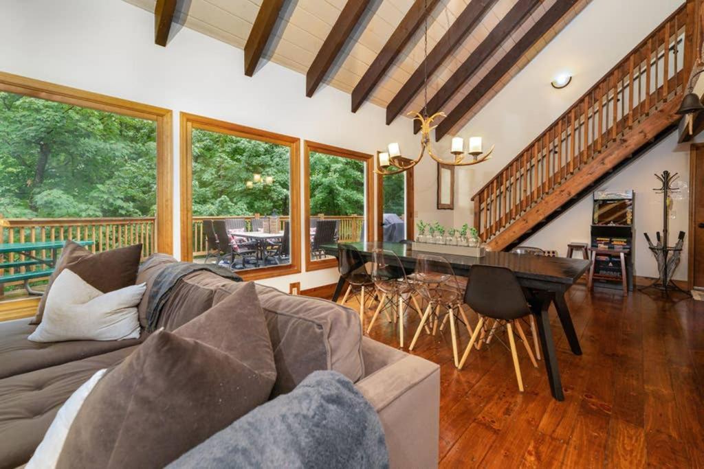 A Smoky Mountains Retreat - Chalet De Montagne Chalet Gatlinburg