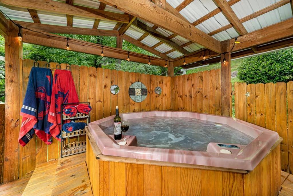 A Smoky Mountains Retreat - Chalet De Montagne Chalet *