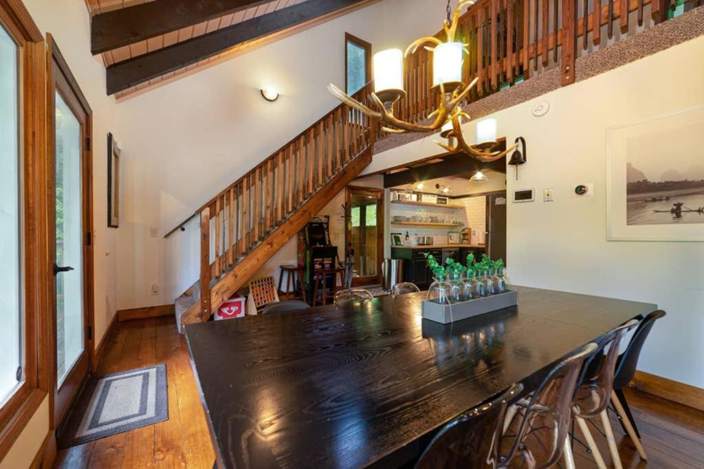 A Smoky Mountains Retreat - Chalet De Montagne Gatlinburg