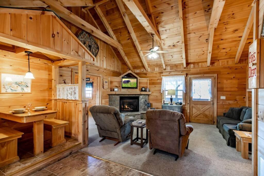 Amazing Views! Hot Tub,pool Table,fireplace,relax! *