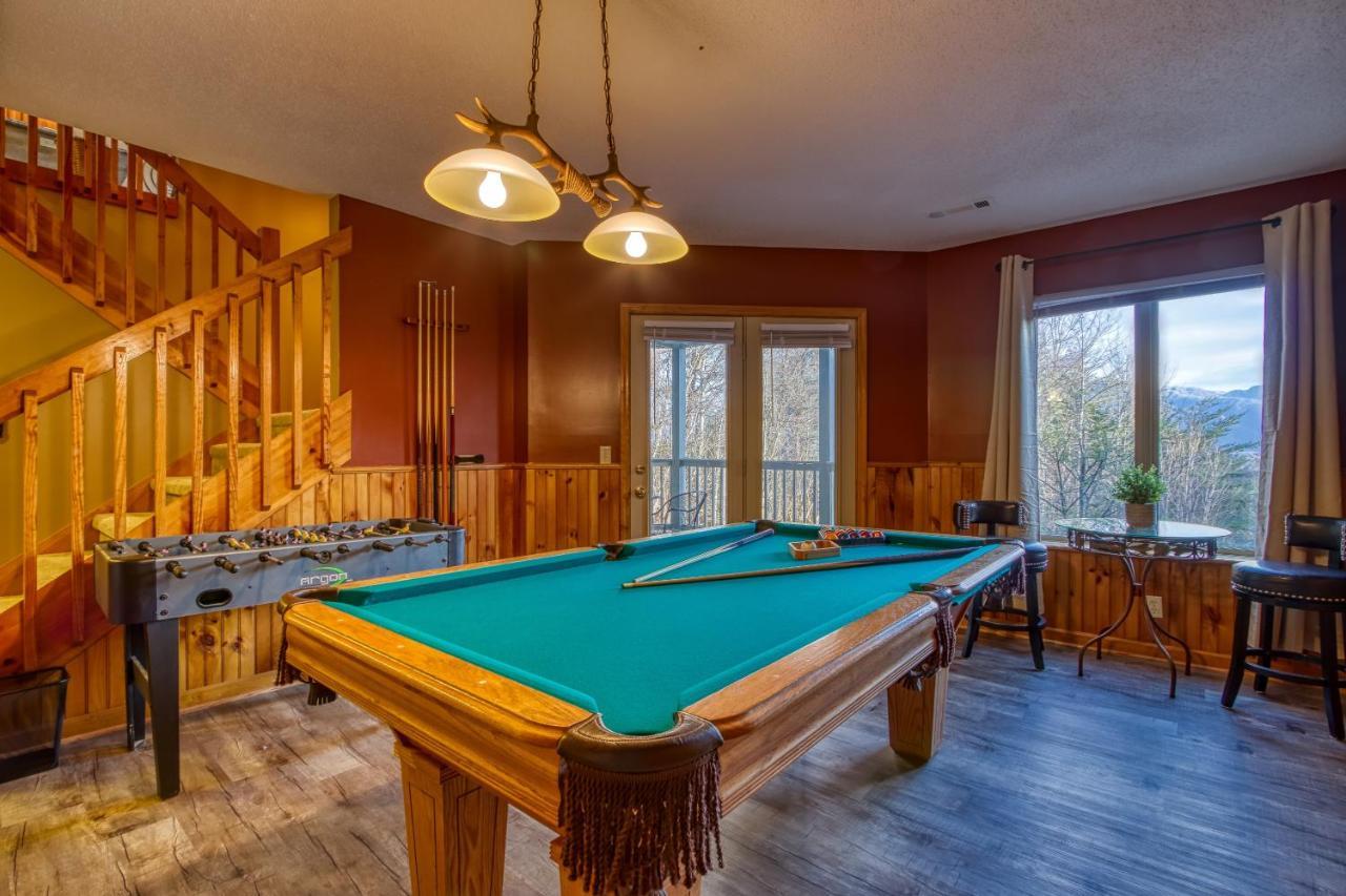 Tree Tops Retreat: Luxury Mountain With Hot Tub And Bear Sightings *