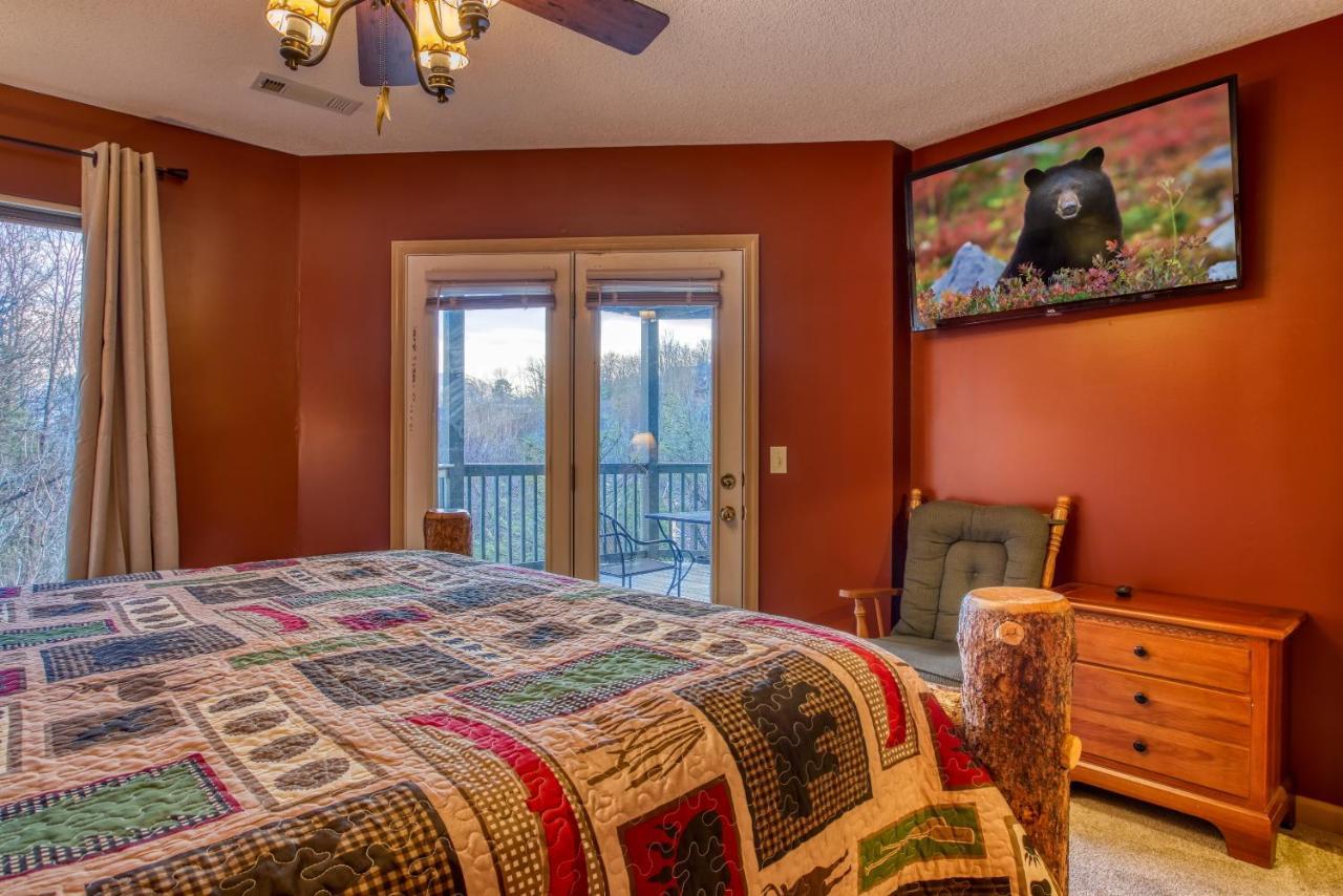 Tree Tops Retreat: Luxury Mountain With Hot Tub And Bear Sightings Gatlinburg