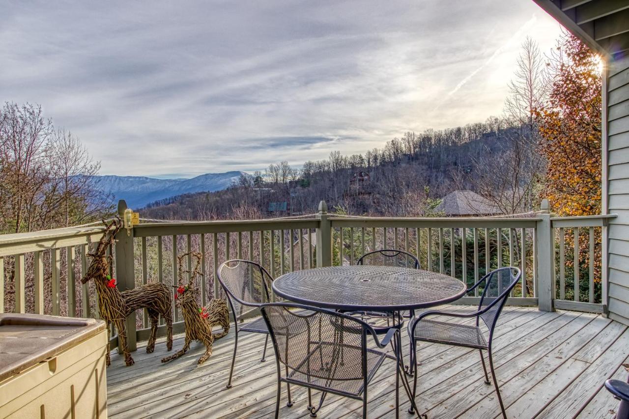 Holiday home Tree Tops Retreat: Luxury Mountain With Hot Tub And Bear Sightings Gatlinburg