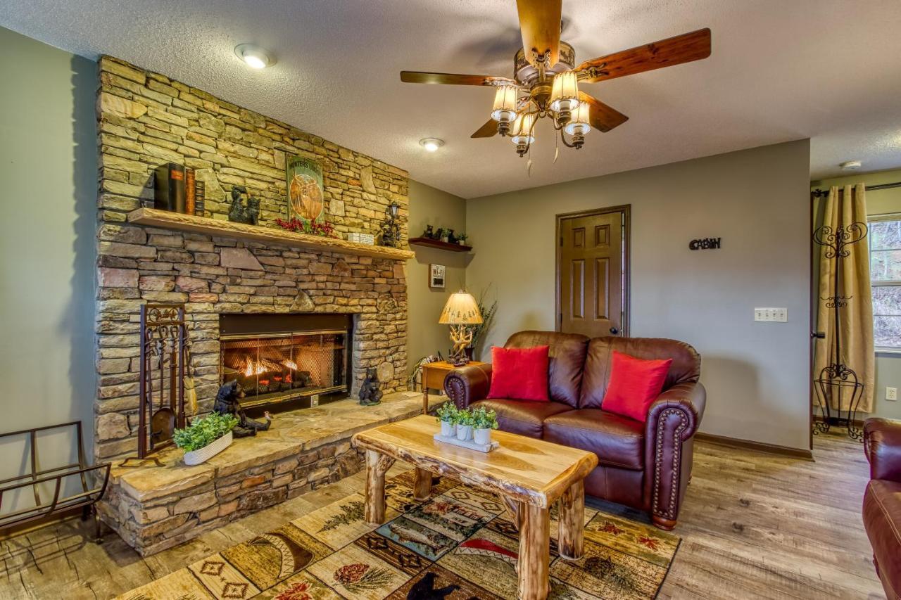 Tree Tops Retreat: Luxury Mountain With Hot Tub And Bear Sightings Holiday home Gatlinburg