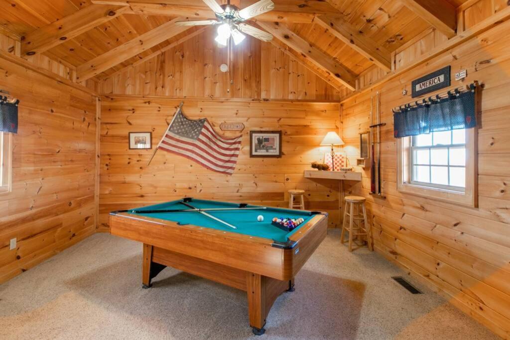 Holiday home Amazing Views! Hot Tub,pool Table,fireplace,relax!