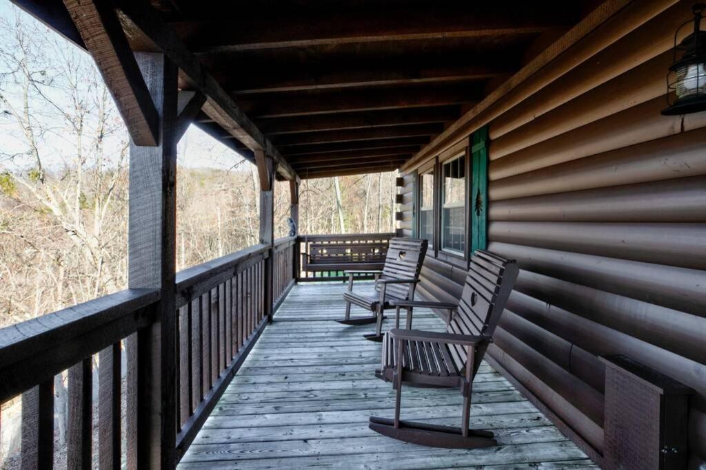 Amazing Views! Hot Tub,pool Table,fireplace,relax!