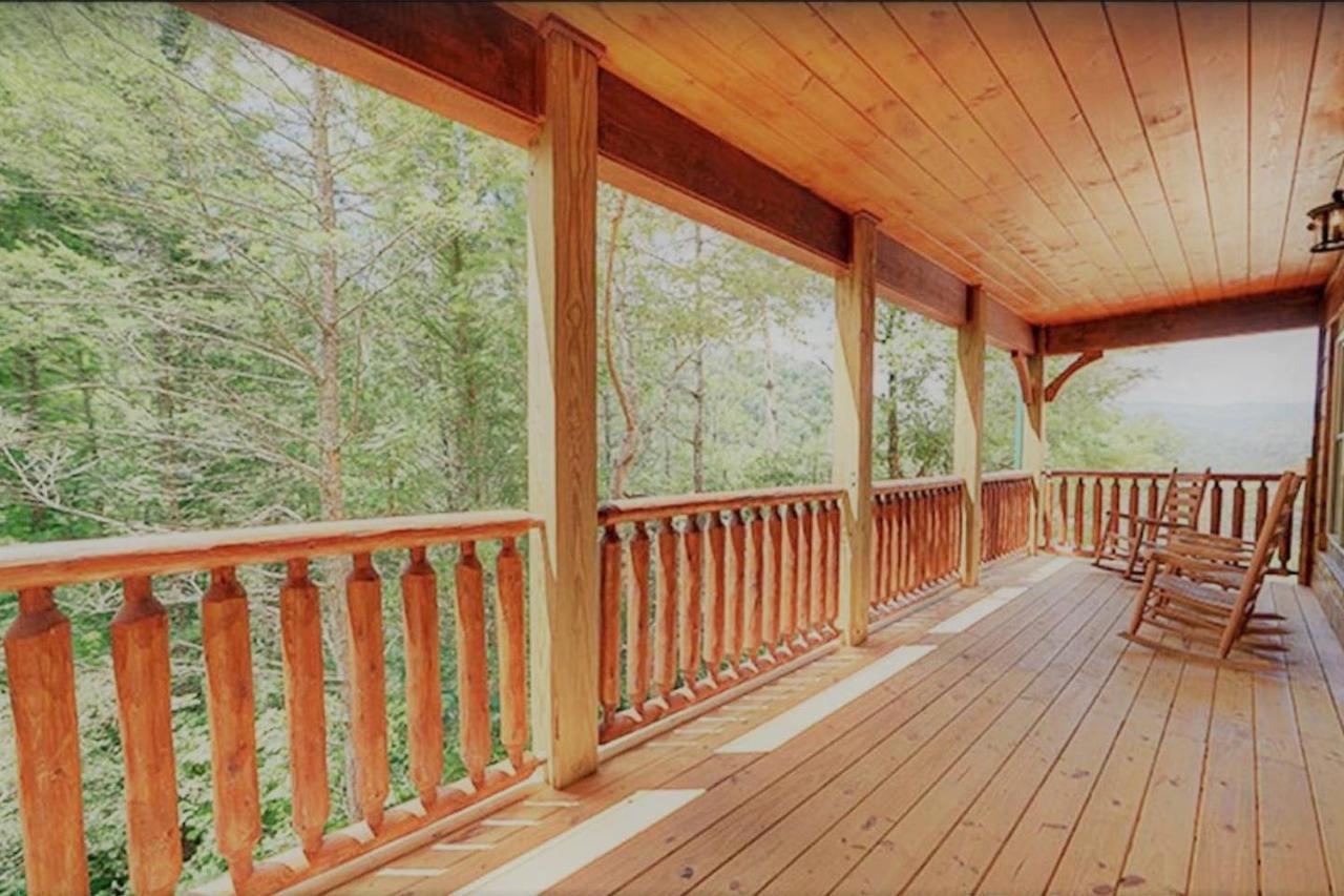 Holiday home Luxury 5/5.5 Cabin: Theater + Game Room! Gatlinburg