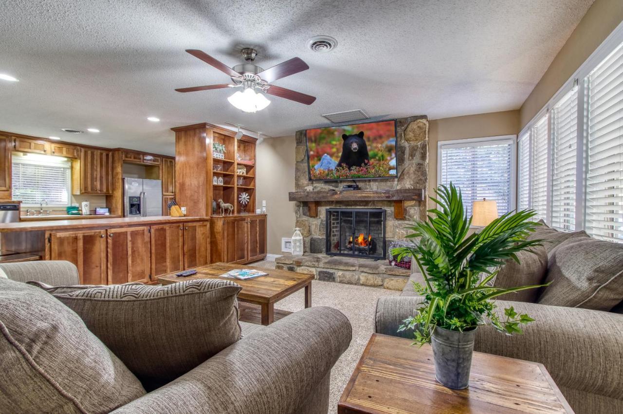 Chalet Hidden Memories, Hot Tub, 1089 Of Free Attraction Tickets For Each Paid Day, Dollywood And *