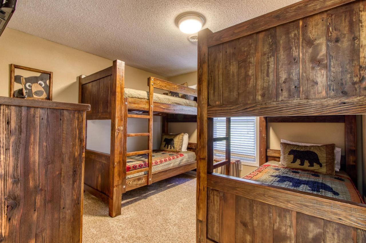 Hidden Memories, Hot Tub, 1089 Of Free Attraction Tickets For Each Paid Day, Dollywood And Gatlinburg