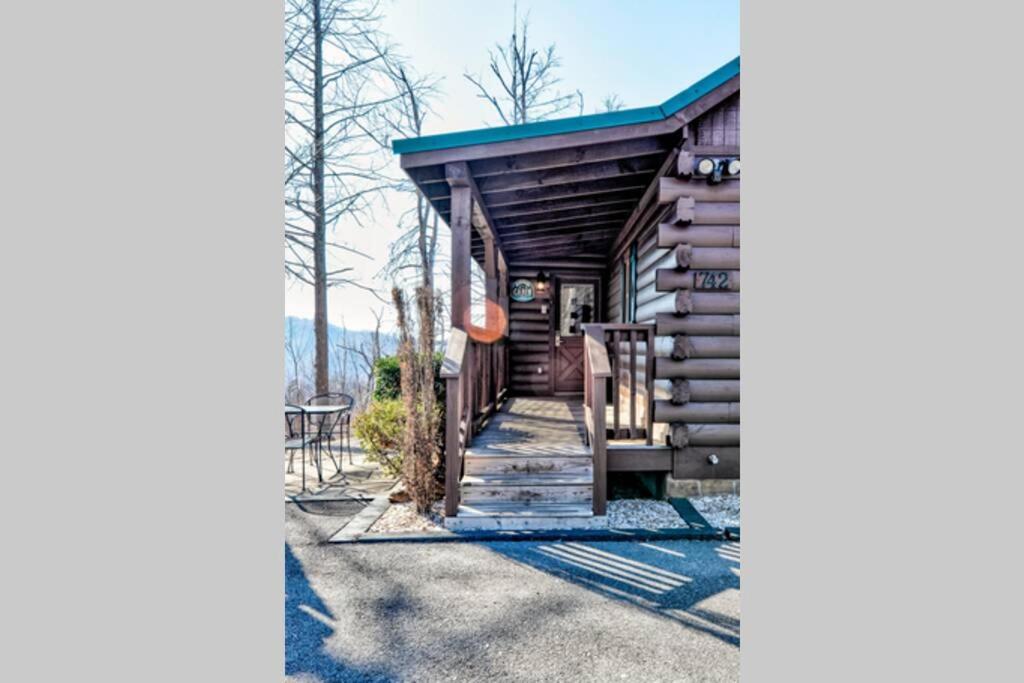Amazing Views! Hot Tub,pool Table,fireplace,relax! Holiday home