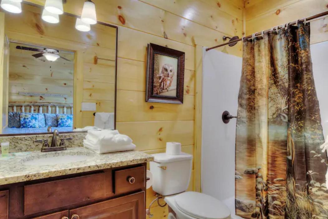 Holiday home Luxury 5/5.5 Cabin: Theater + Game Room!