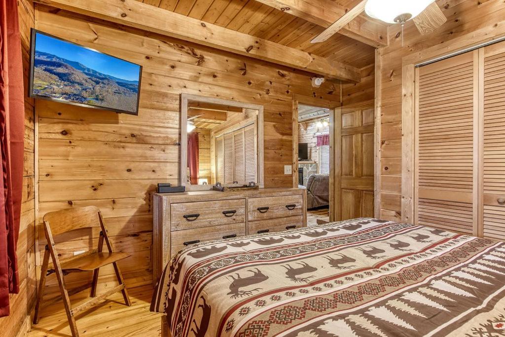 Holiday home Bucky's Bungalow, Hot Tub, 1089 Of Free Attraction Tickets For Each Paid Day, Dollywood And More! *