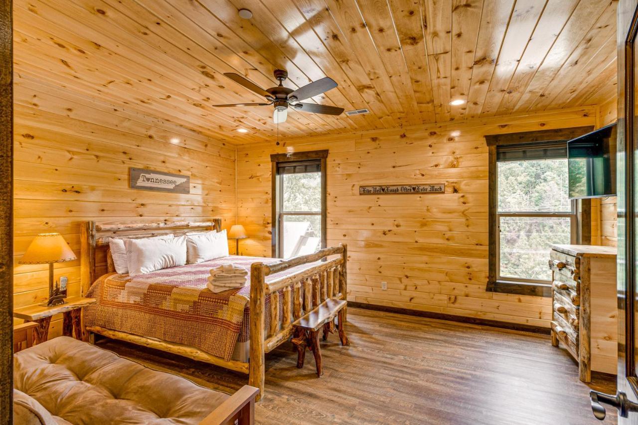 The Big Oak Gatlinburg